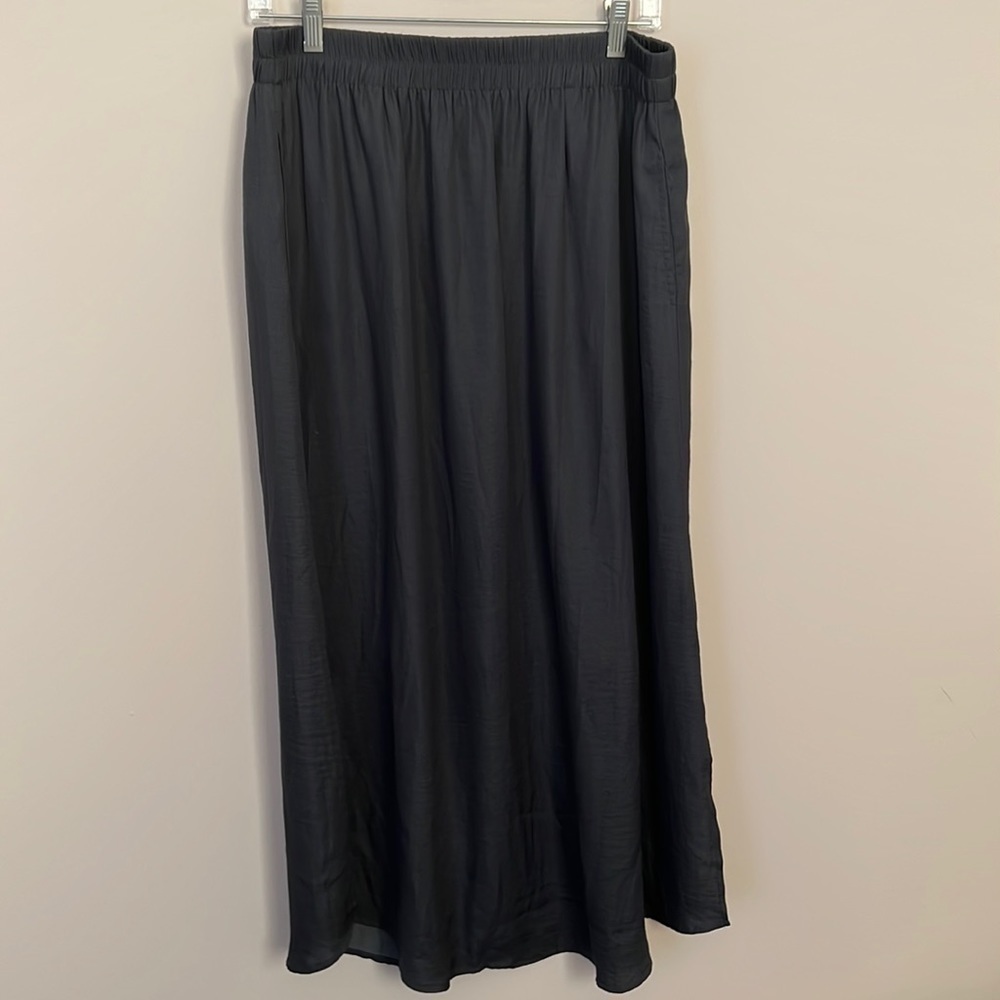 𝅺LOFT l Dark Gray Maxi Skirt